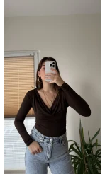 Dökümlü Yaka Acı Kahve Bluz