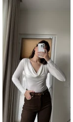 Dökümlü Yaka Beyaz Bluz