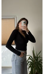 Dökümlü Yaka Siyah Bluz