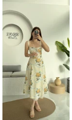 Etekleri Dantel Detay Elbise