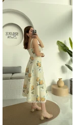 Etekleri Dantel Detay Elbise