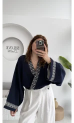 Geniş Kol Nakışlı Bağlamalı Kimono - Lacivert - 7014