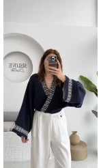 Geniş Kol Nakışlı Bağlamalı Kimono - Lacivert - 7014