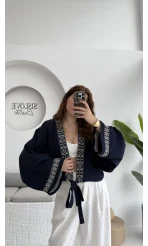Geniş Kol Nakışlı Bağlamalı Kimono - Lacivert - 7014