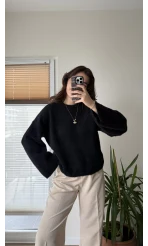 Geniş Kol Siyah Yumoş Kazak