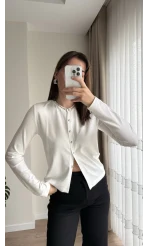 Gümüş Düğme Detaylı Hırka Beyaz