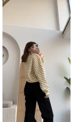 Haki Çizgili Krem Polo Yaka Sweatshirt