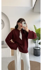 Hilary Yakası Aksesuar Detaylı Fular Bağlamalı Kazak - Bordo