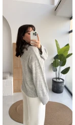 Hilary Yakası Aksesuar Detaylı Fular Bağlamalı Kazak - Gri