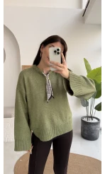 Hilary Yakası Aksesuar Detaylı Fular Bağlamalı Kazak - Mint