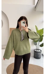 Hilary Yakası Aksesuar Detaylı Fular Bağlamalı Kazak - Mint