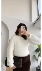 Kalina Bisiklet Yaka Tüylü Yumoş Kazak - Beyaz