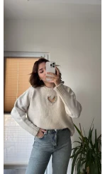 Kalp Detay Kazak Krem