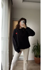 Kalp Nakışlı Sweatshirt Şardonlu Siyah