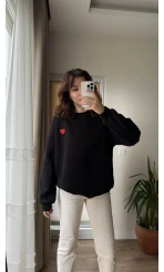 Kalp Nakışlı Sweatshirt Şardonlu Siyah