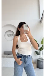 Karolina Boyundan Geçmeli Crop - Beyaz