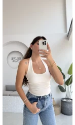 Karolina Boyundan Geçmeli Crop - Beyaz