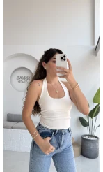 Karolina Boyundan Geçmeli Crop - Beyaz