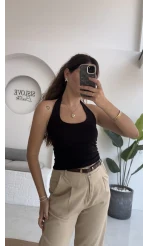 Karolina Boyundan Geçmeli Crop - Siyah