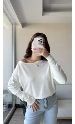 Kayık Yaka Beyaz Triko