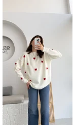 Kırmızı Kalpli Triko Kazak Beyaz Renk