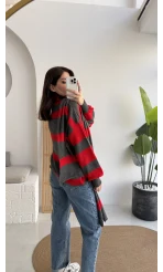 Kırmızı Şeritli Atkı Detaylı Triko Hırka