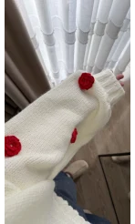 Kol Detay Çiçekli Kırık Beyaz Hırka