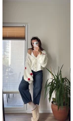 Kol Detay Çiçekli Kırık Beyaz Hırka