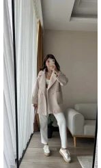 Larisa Büyük Cepli Krem Ceket Kaban