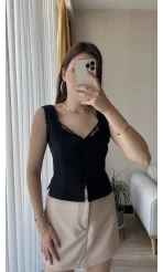 Madam Siyah Nakışlı Bluz