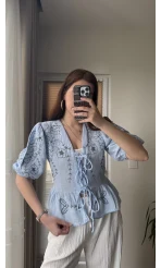 Mavi Nakışlı Bağlamalı Gömlek