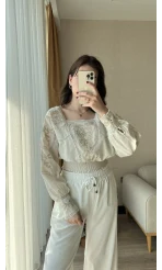 Misty Sırt Detay Nakışlı Gömlek