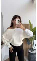Moira Kayık Yaka Yarasa Kol Bluz - Beyaz