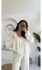 Peri İnci Detay Beyaz Bluz