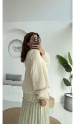 Peri İnci Detay Krem Bluz