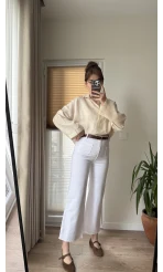 Önü Cepli Tasarım Beyaz Jean