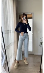 Önü Cepli Tasarım Buz Mavisi Jean