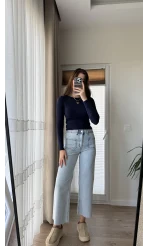 Önü Cepli Tasarım Buz Mavisi Jean