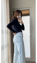 Önü Cepli Tasarım Buz Mavisi Jean