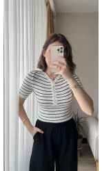 Düğme Yaka Beyaz Çizgili T-Shirt