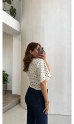 Puantiye Desenli Beli Büzgülü T-Shirt - Ekru - Kod: 1105