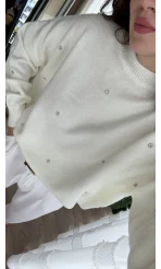 Rozalin Taşlı Kırık Beyaz Triko Kazak