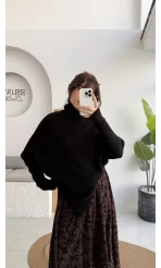 Shirley Asimetrik Kesim Boğazlı Triko Panço - Siyah