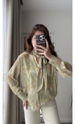 Şifon Yeşil Fular Detay Bluz