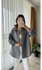 Siyah Beyaz Jakarlı Cepli Gömlek Hırka