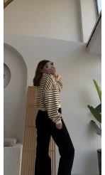 Siyah Çizgili Krem Polo Yaka Sweatshirt