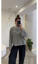 Siyah Çizgili Mavi Baskılı Sweatshirt - Kod: 1126