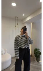 Siyah Çizgili Mavi Baskılı Sweatshirt - Kod: 1126