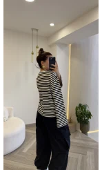 Siyah Çizgili Mavi Baskılı Sweatshirt - Kod: 1126