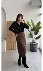 Tanya Asimetrik Kesim Düğme Detay Süet Etek - Acı Kahve